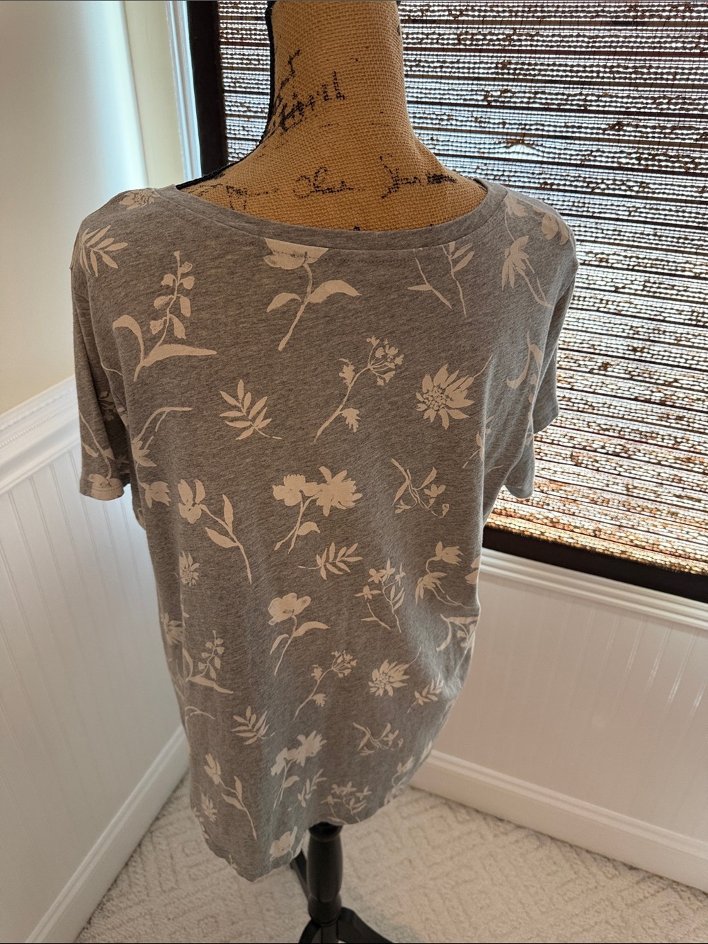 Women’s Old Navy Top - Picture 4 of 10